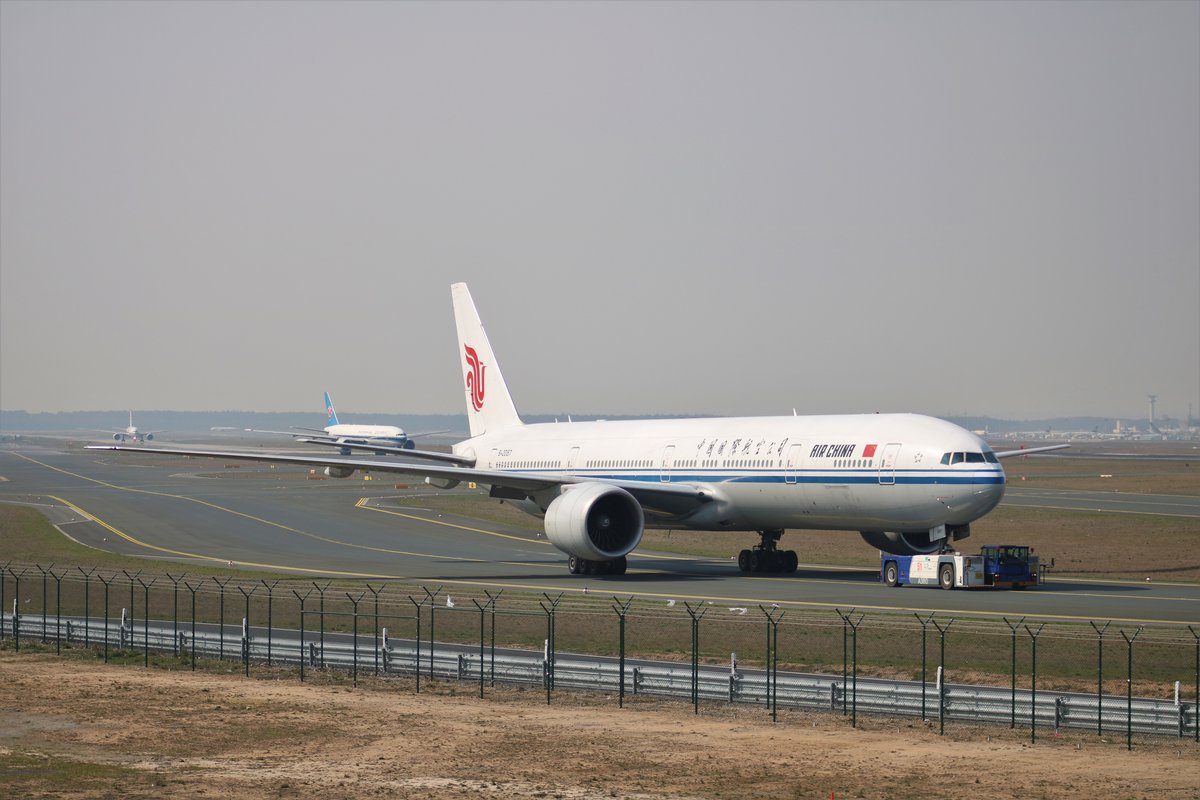 Air China Boeing 777 B-2087 am 23.03.19 in Frankfurt am Main Flughafen 