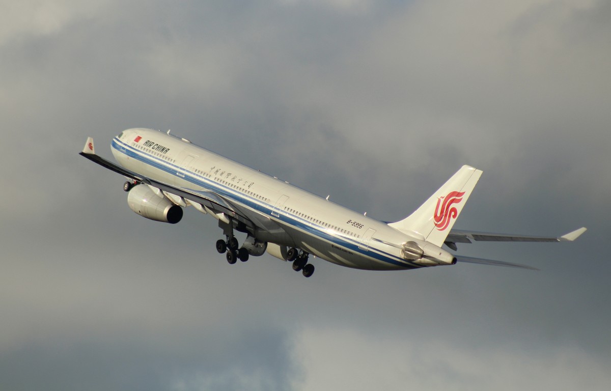 Air China,B-5956,(C/N 1563),Airbus A 330-343, 21.11.2015,DUS-EDDL, Düsseldorf, Germany 