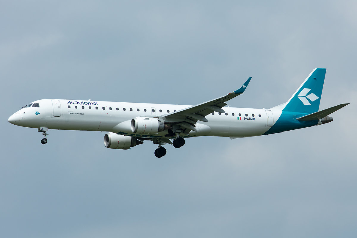 Air Dolomiti, I-ADJO, Embraer, ERJ-195LR, 01.05.2019, MUC, München, Germany



