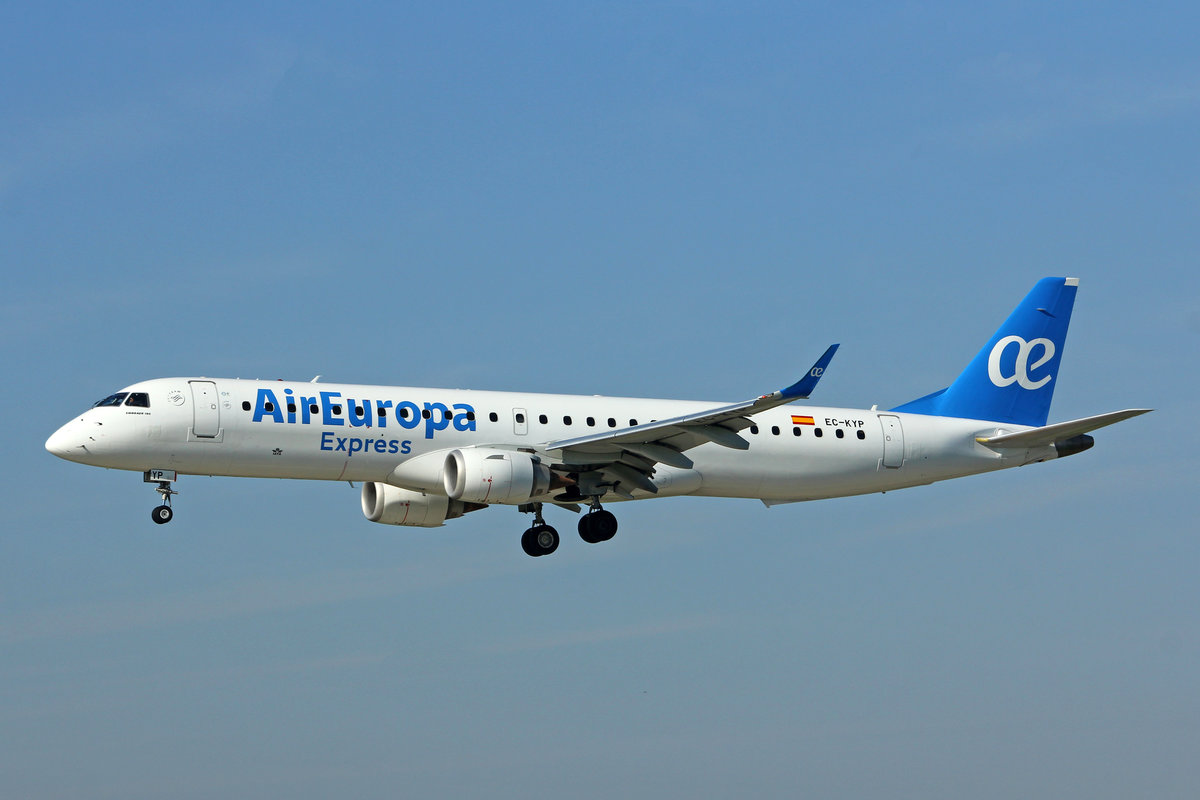 Air Europa Express, EC-KYP, Embraer ERJ-195LR, msn: 19000281, 10.September 2018, ZRH Zürich, Switzerland.