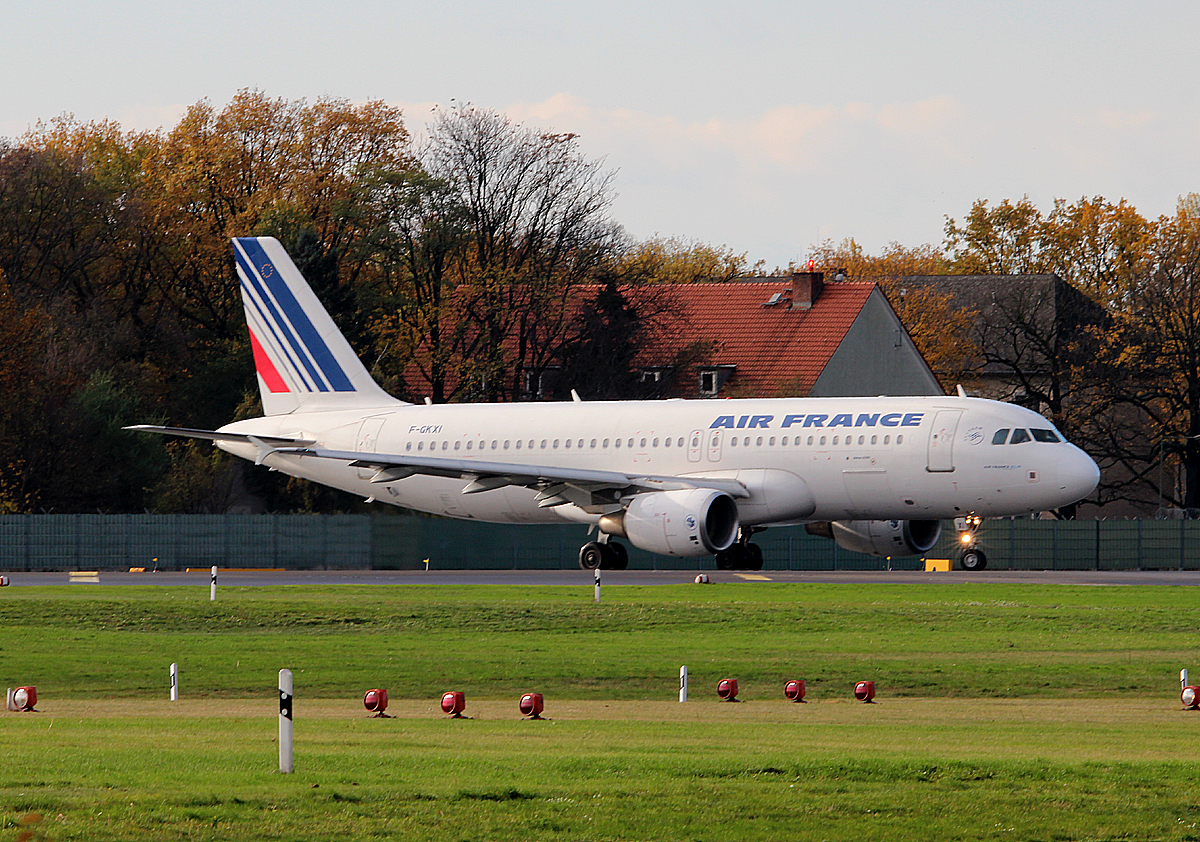 Air France A 320-214 F-GKXI kurz vor dem Start in Berlin-Tegel am 09.11.2013