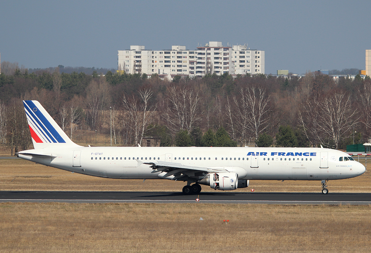 Air France A 321-212 F-GTAT nach der Landung in Berlin-Tegel am 14.04.2013