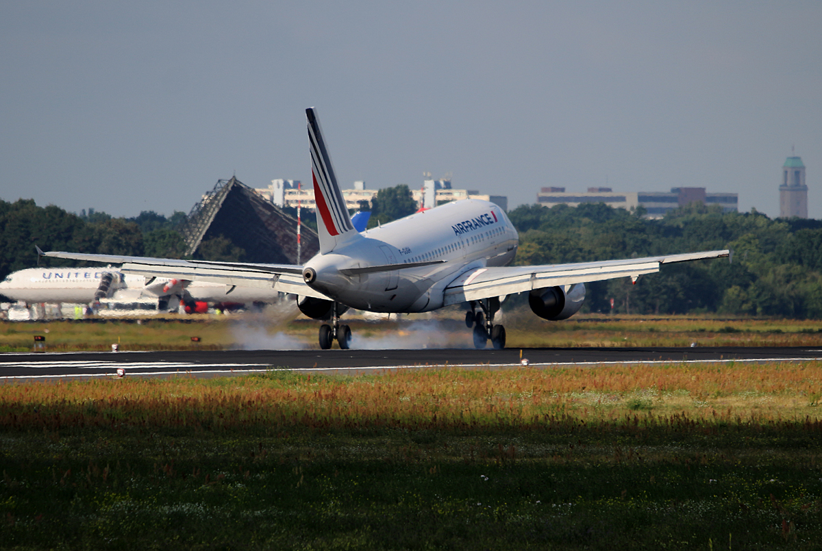 Air France, Airbus A 318-111, F-GUGH, TXL, 07.08.2016