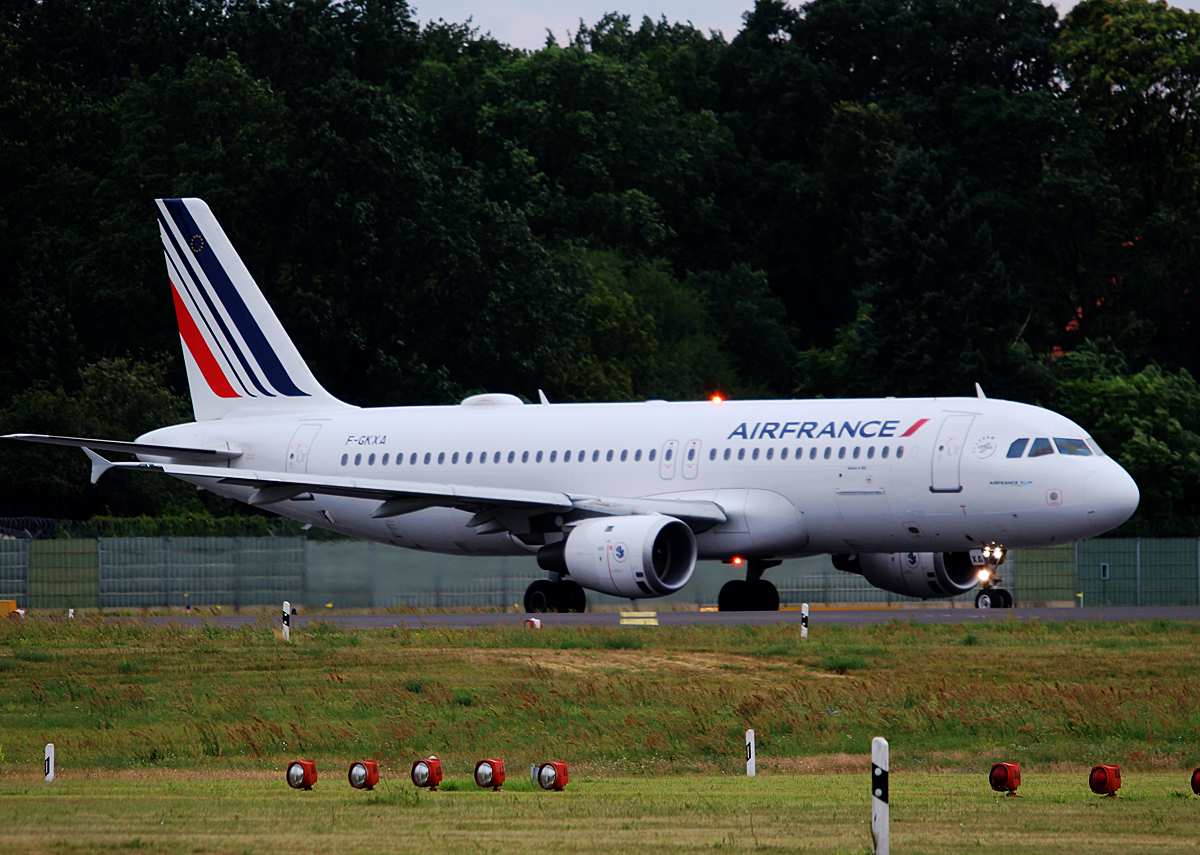 Air France, Airbus A 320-211, F-GKXA, TXL, 14.07.2016