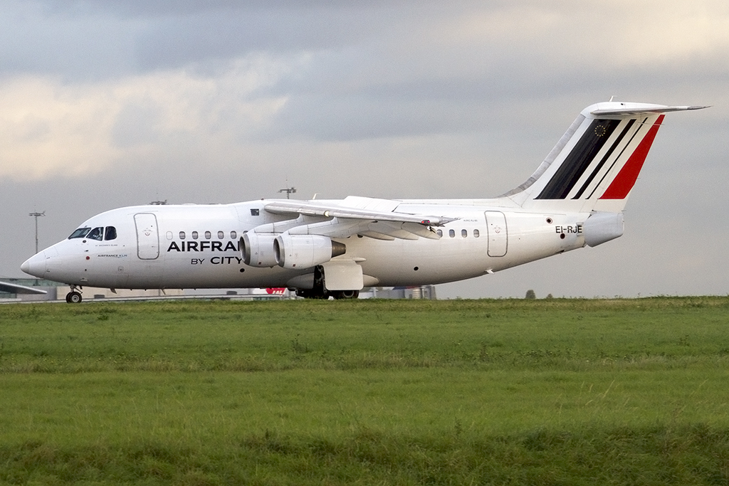 Air France - City Jet, EI-RJE, BAe, RJ-85, 23.10.2013, CDG, Paris, France 




