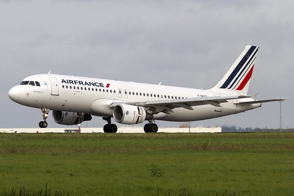 Air France, F-GKXZ, Airbus, A320-214, 20.10.2013, CDG, Paris, France 




