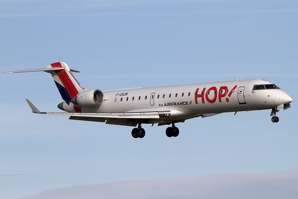Air France - hop, F-GRZM, Bombardier, CRJ-700, 06.01.2014, LYS, Lyon, France 



