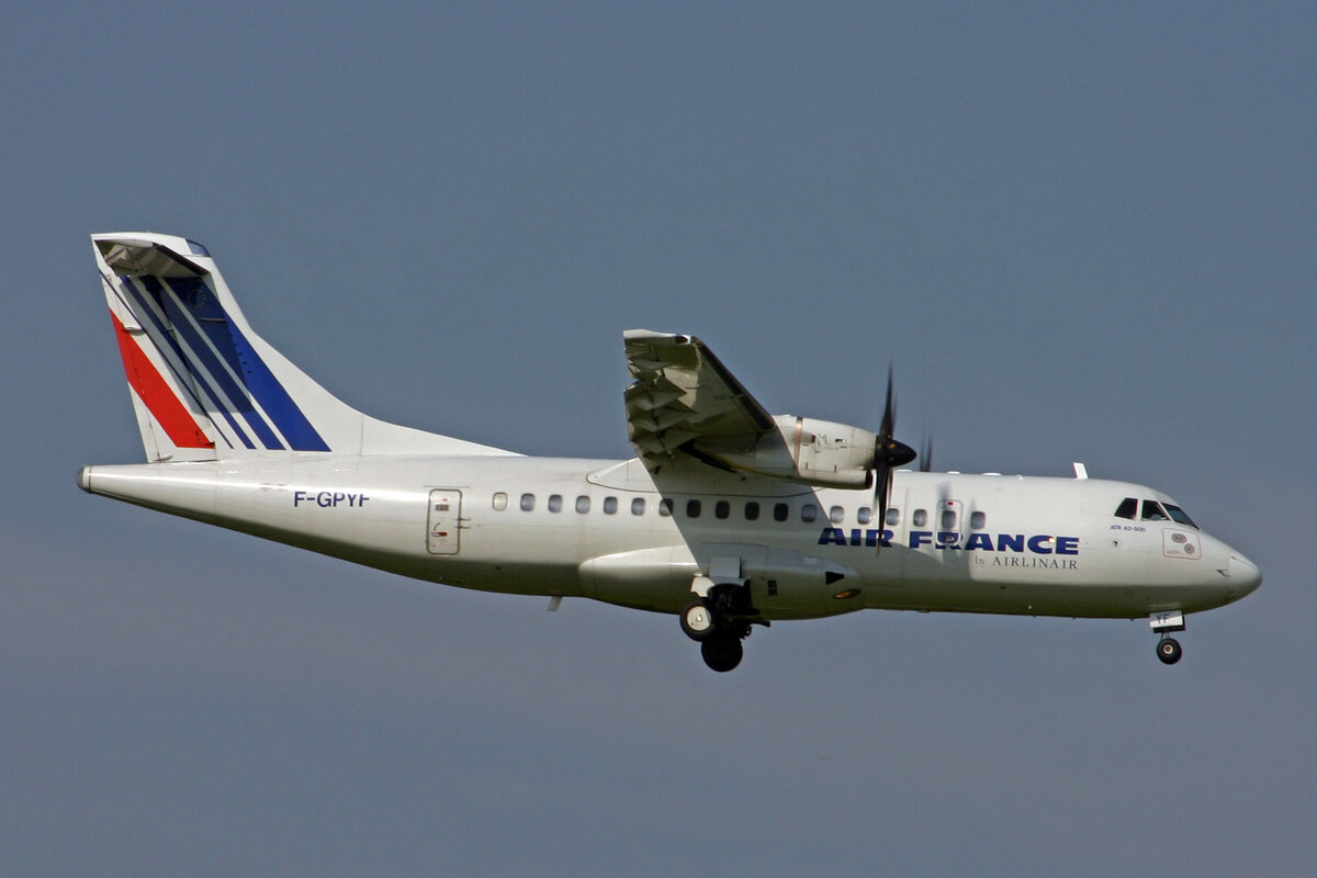 Air France (Operated by Airlinair), F-GPYF, ATR 42-500, msn: 495, 06.August 2007, ZRH Zürich, Switzerland.
