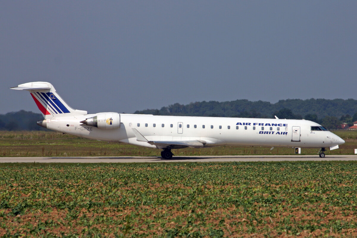Air France (Operated by Brit Air), F-GRZE, Bombardier CRJ-701, msn: 10032, 31.August 2007, LYS Lyon-Saint-Exupéry, France.