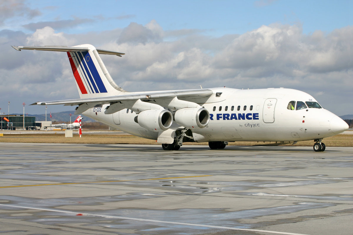Air France (Operated by CityJet), EI-DDE, BAe 146-200, msn: E2060, 25.März 2006, ZRH Zürich, Switzerland.