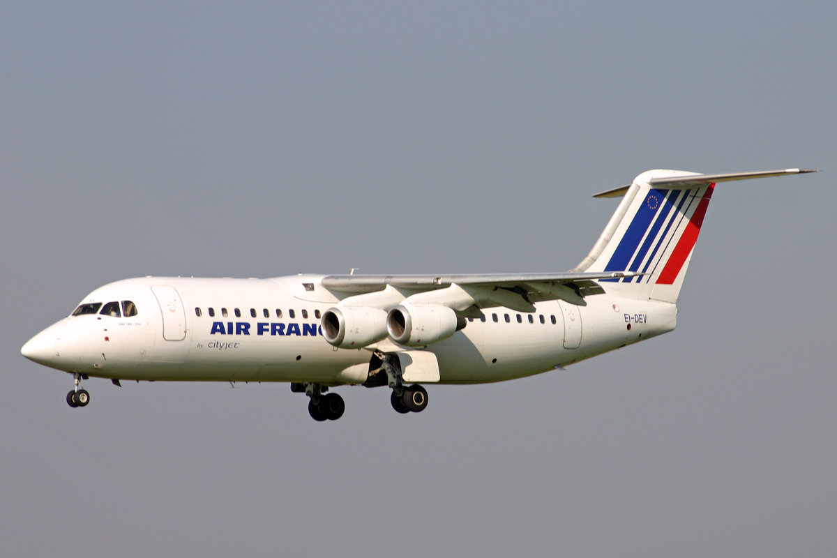 Air France (Operated by CityJet), EI-DEV, BAe 146-300, msn: E3123, 23.Juli 2004, ZRH Zürich, Switzerland.