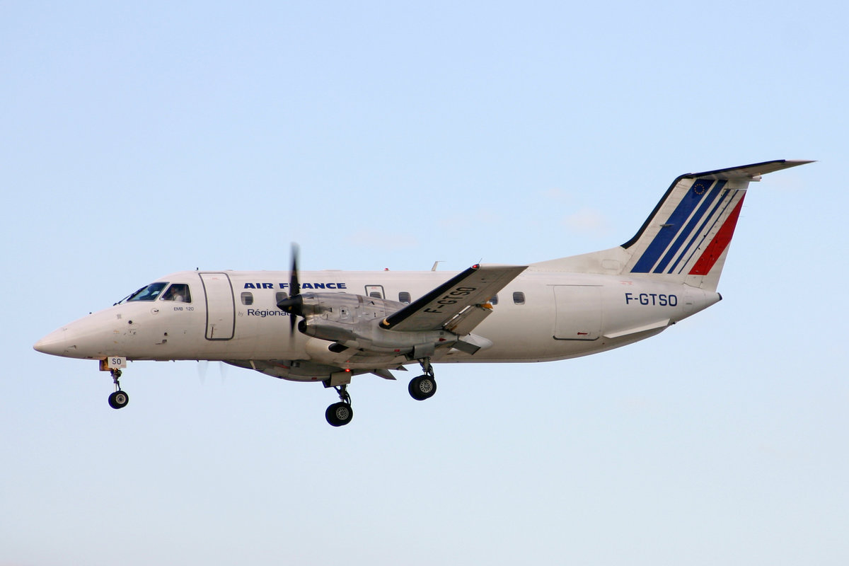 Air France (Oprated by Régional), F-GTSO, Embraer EMB-120RT, msn: 097, 27.April 2006, ZRH Zürich, Switzerland.