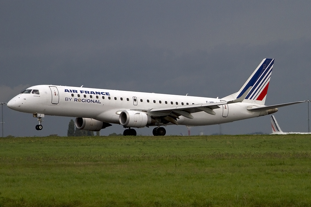 Air France - Regional, F-HBLJ, Embraer, ERJ-190, 20.10.2013, CDG, Paris, France 




