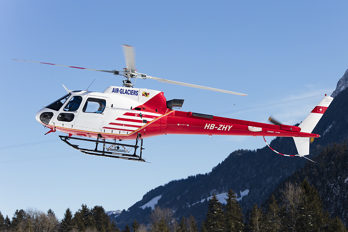 Air Glaciers, HB-ZHY, Eurocopter, AS-350B-3 Ecureuil, 22.01.2017, Chateau d´Oex, Switzerland 


