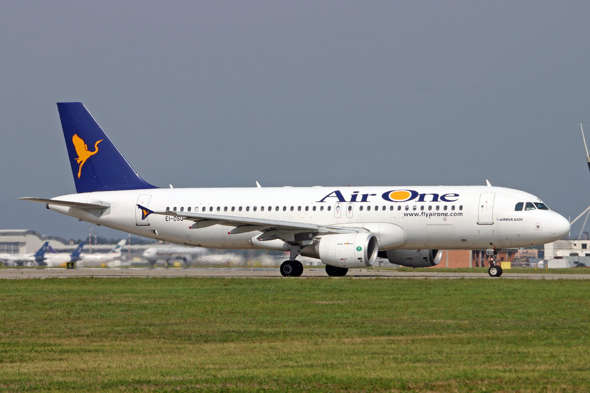 Air One, EI-DSU, Airbus A320-216, msn: 3563, 12.September 2010, MXP Milano Malpensa, Italy.