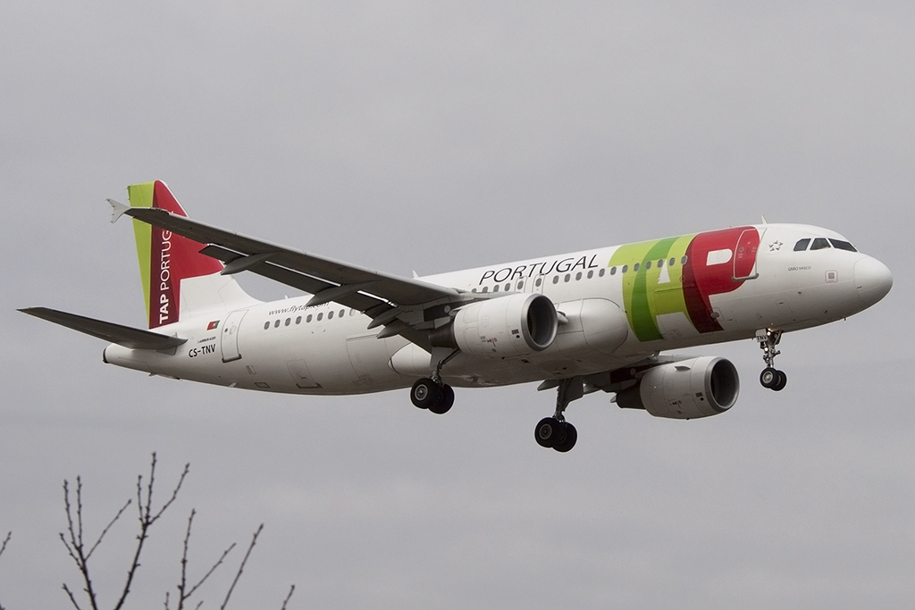 Air Portugal, CS-TNV, Airbus, A320-214, 28.03.2015, GVA, Geneve, Switzerland 



