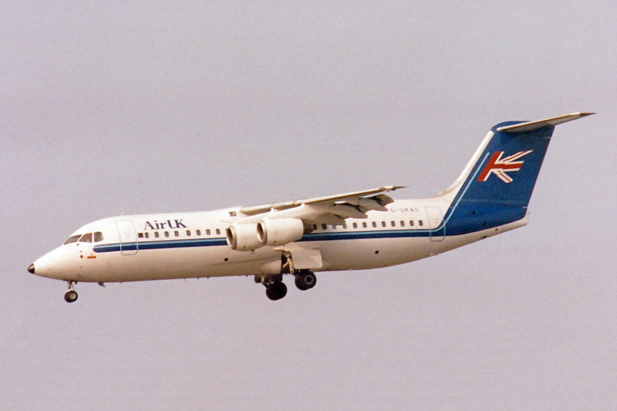 Air UK, G-UKAC, BAe 146-300, msn: 3142, April 1996, ZRH Zürich, Switzerland. Scan aus der Mottenkiste.