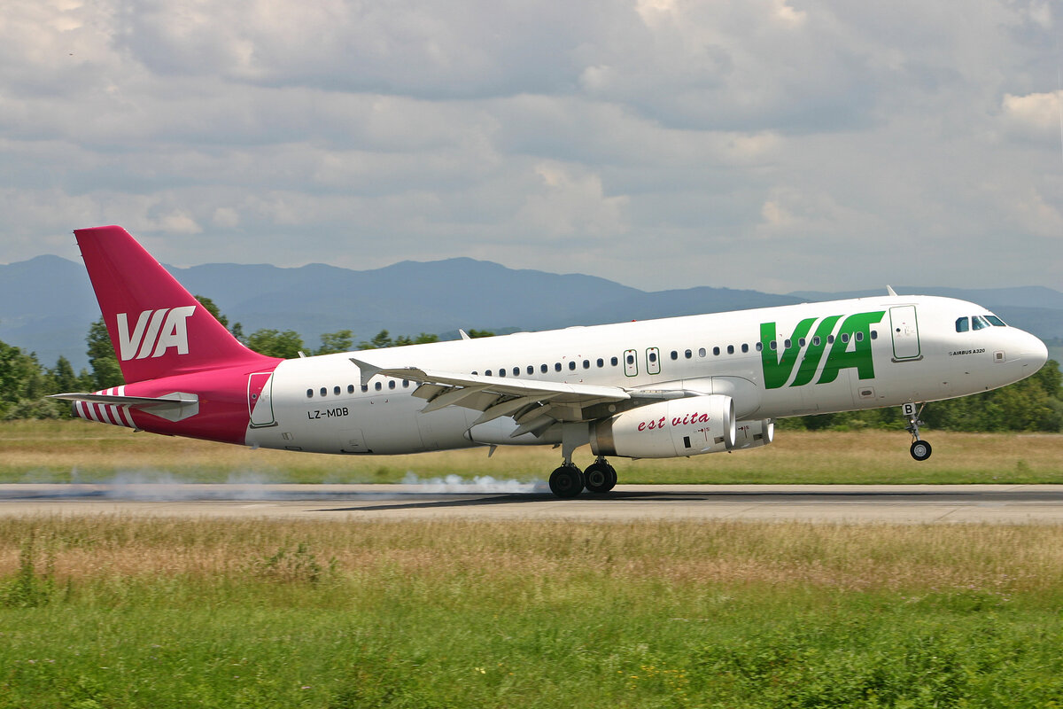 Air Via, LZ-MDB, Airbus A320-232, msn: 3125, 14.Juni 2008, BSL Basel - Mühlhausen, Switzerland.