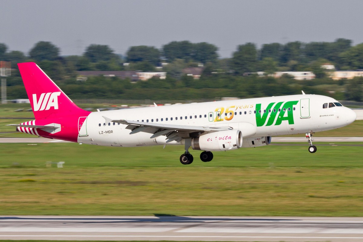 Air Via (LZ-VIM), LZ-MDR  25-years - Sticker , Airbus, A 320-232, 22.08.2015, DUS-EDDL, Düsseldorf, Germany