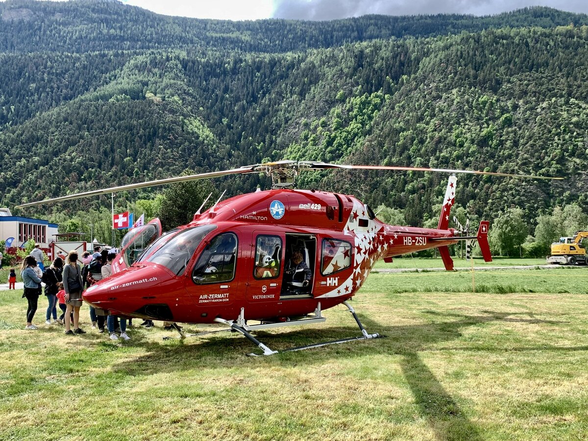 Air Zermatt, Bell 429 GlobalRanger, HB-ZSU, 13.5.23, Heliport Raron.