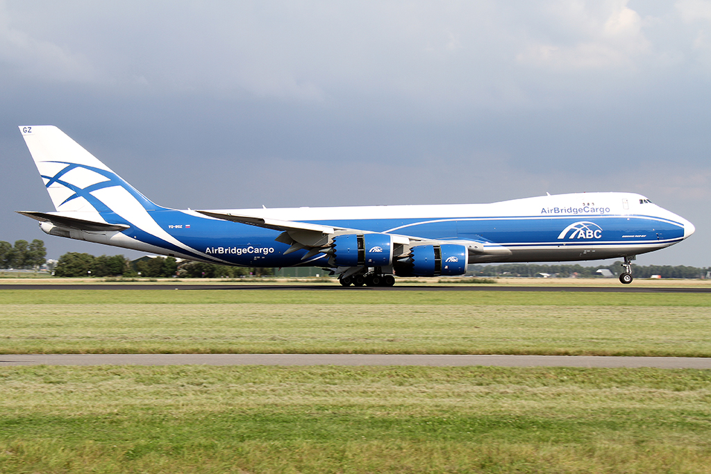 AirBridge Cargo Boeing 747 8F (Reg. VQ-BGZ) in AMS am 05.08.2014