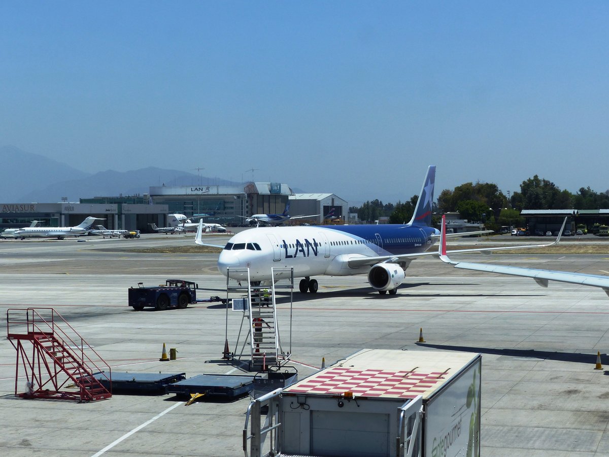 Airbus A 320, CC-BEE, LAN, Aeropuerto Santiago de Chile (SCL), 5.1.2017