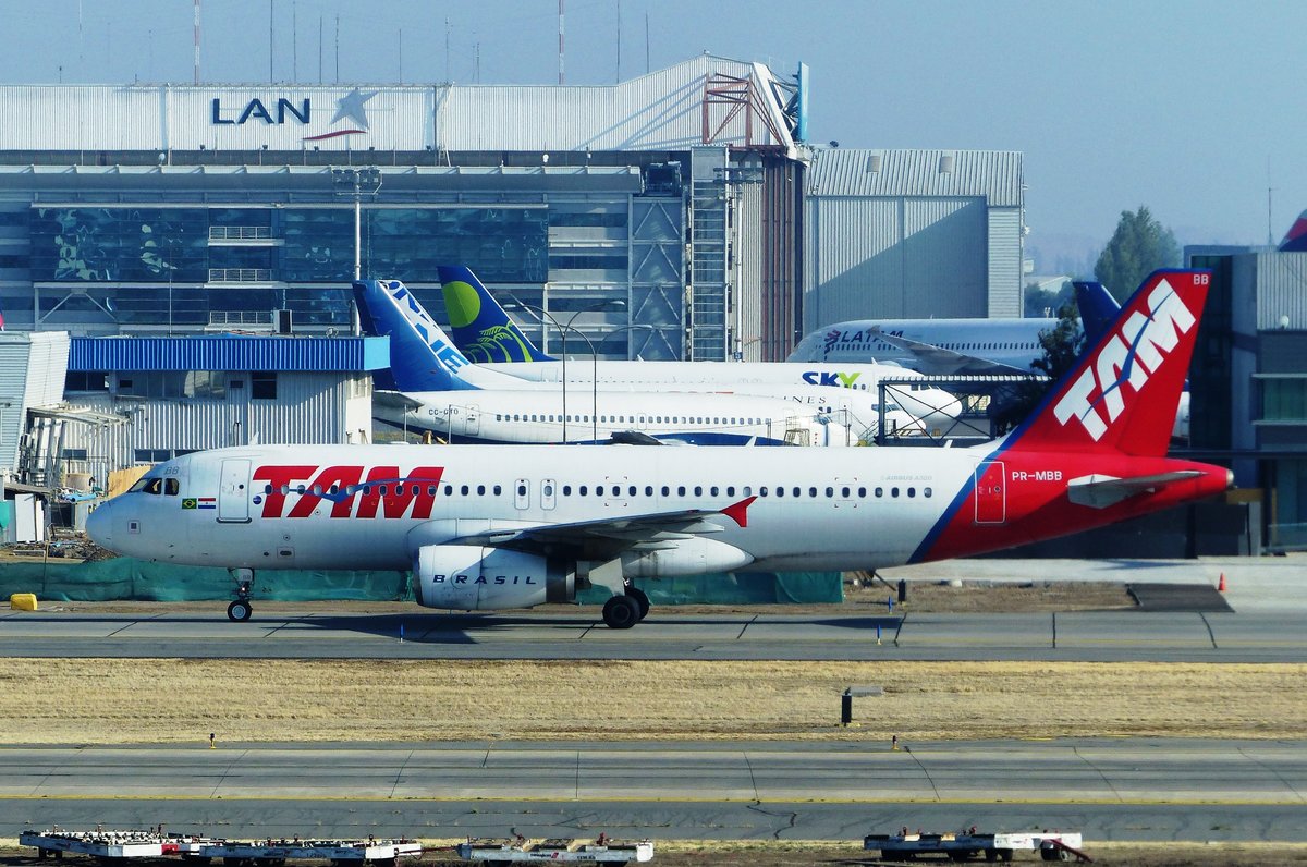 Airbus A 320, PR-MBB, TAM, Aeropuerto Santiago de Chile (SCL), 1.1.2017