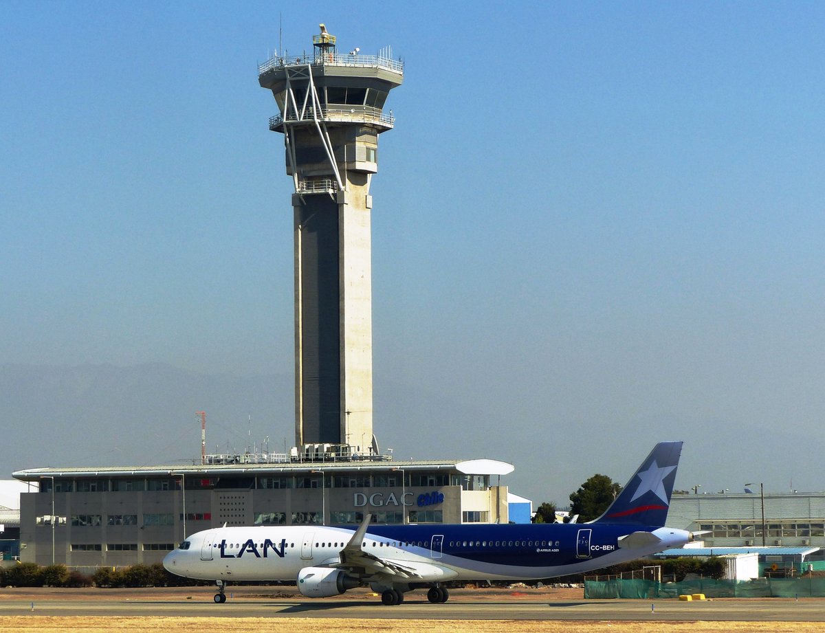 Airbus A 321, CC-BEH, LAN, Aeropuerto Santiago de Chile (SCL), 1.1.2017