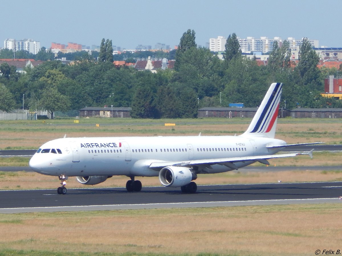 Airbus A321-212  F-GTAJ von Air France in Berlin-Tegel am 08.06.2016