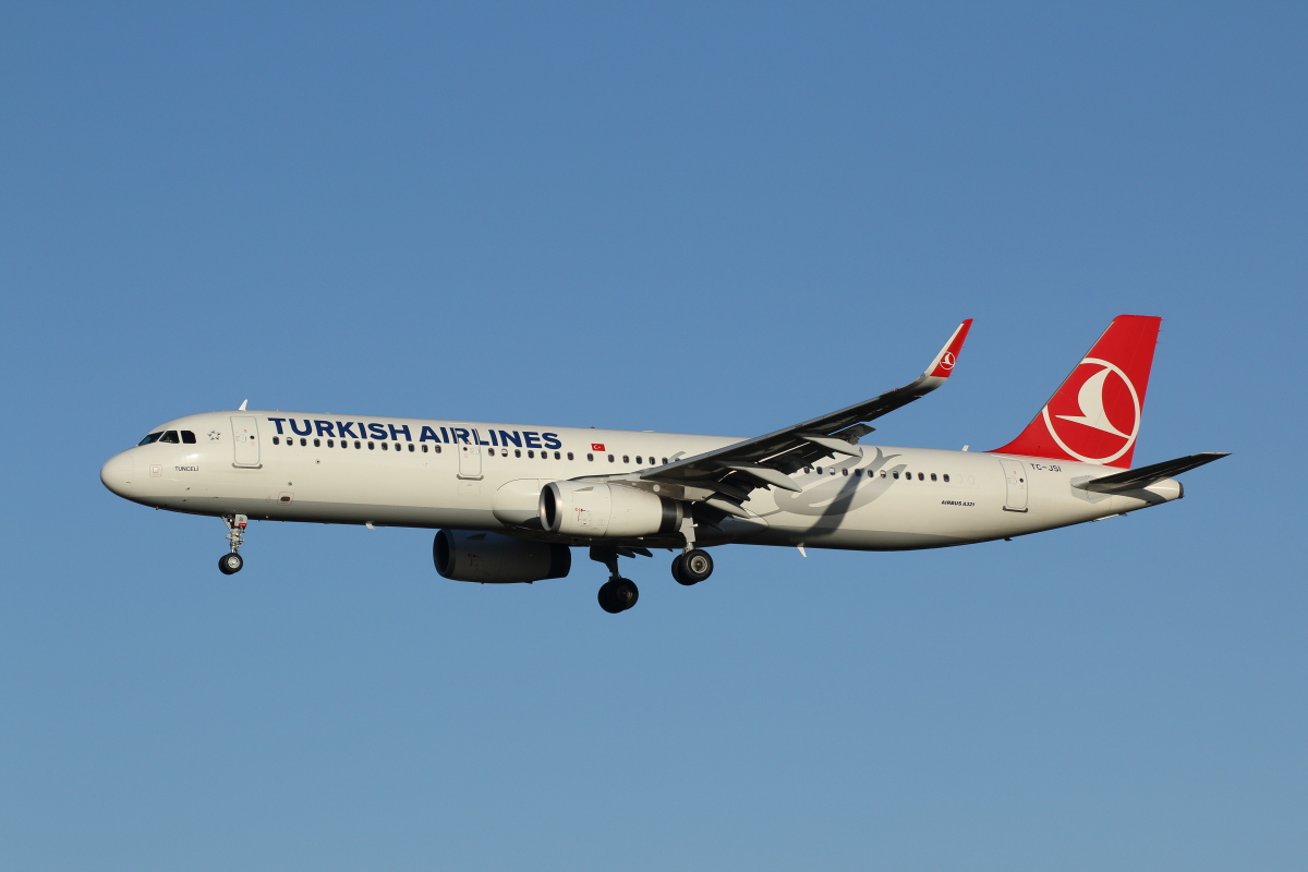 Airbus A321, Turkish Airlines (TC-JSI), Hamburg, 17.01.2015. 