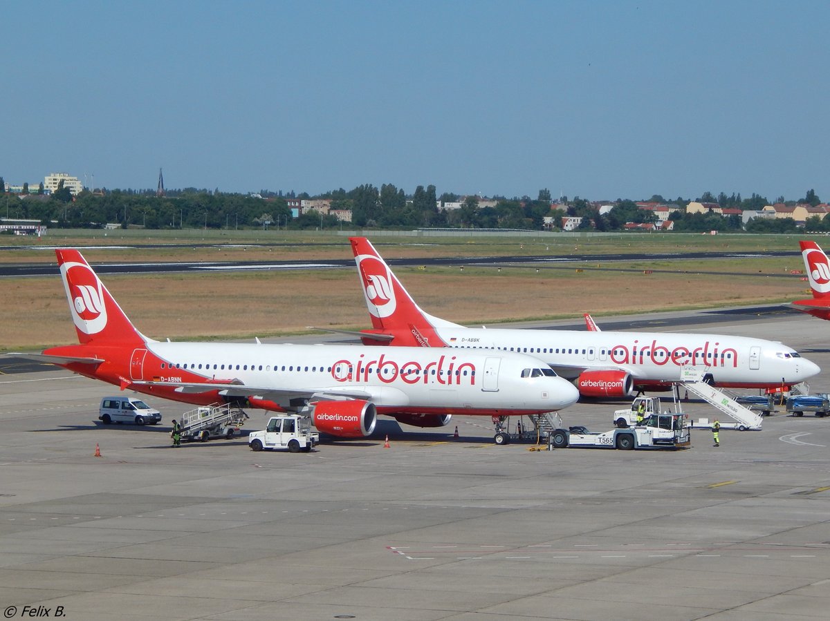 Airbus Airbus A320-214 D-ABNN und Boeing 737-86J(WL) D-ABKK von Air Berlin in Berlin-Tegel am 08.06.2016