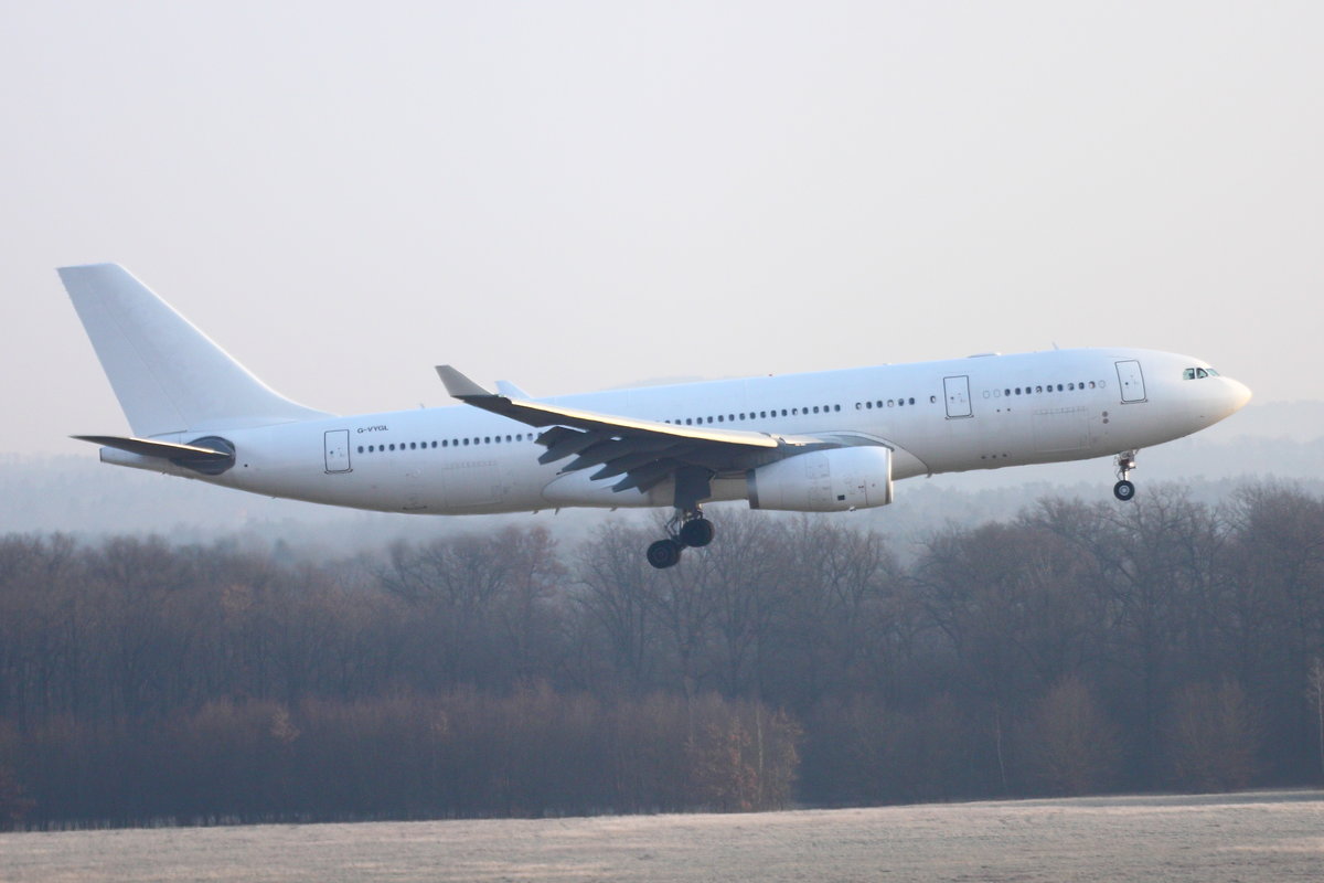 AirTanker Services, Airbus A330-243, G-VYGL, im Wet-Lease für Eurowings. Aus Punta Cana (PUJ) kommend im Endanflug auf Köln-Bonn (CGN/EDDK) am 20.02.2018.