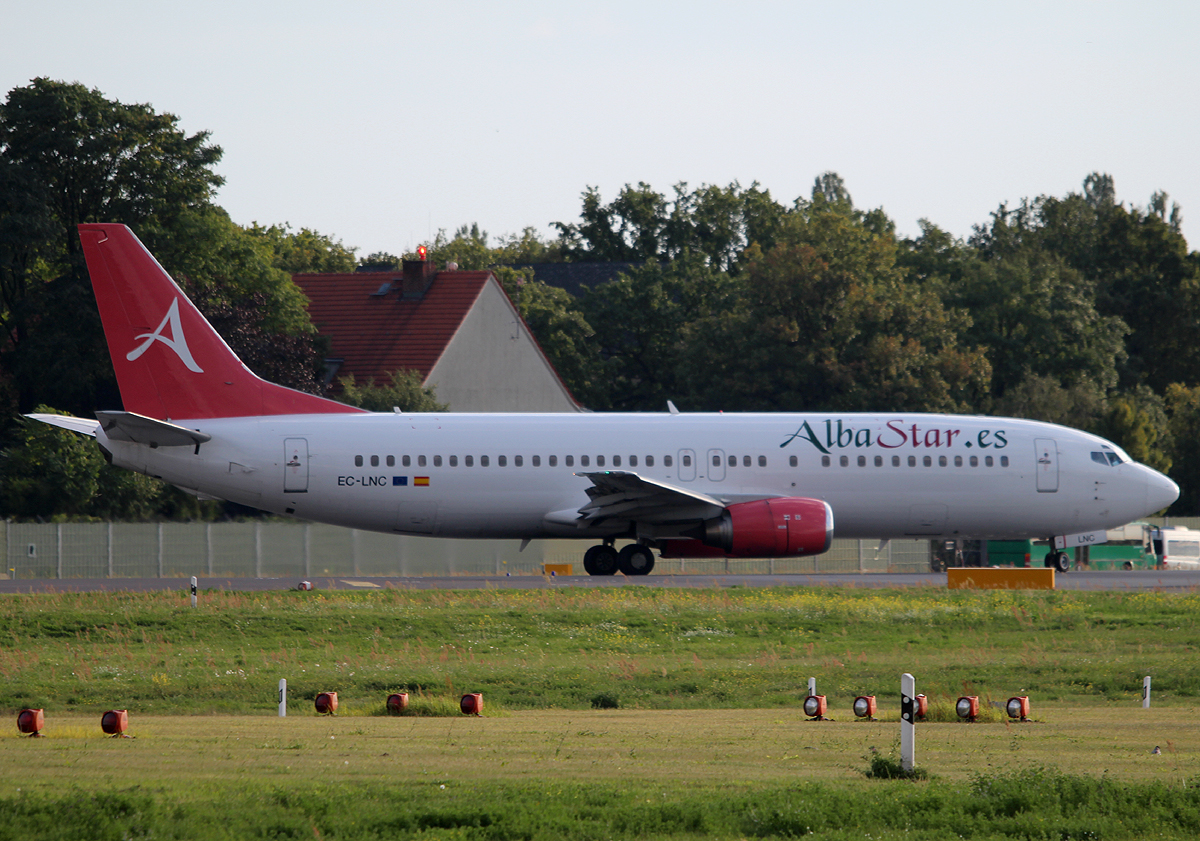 AlbaStar B 737-4K5 EC-LNC kurz vor dem Start in Berlin-Tegel am 04.09.2013