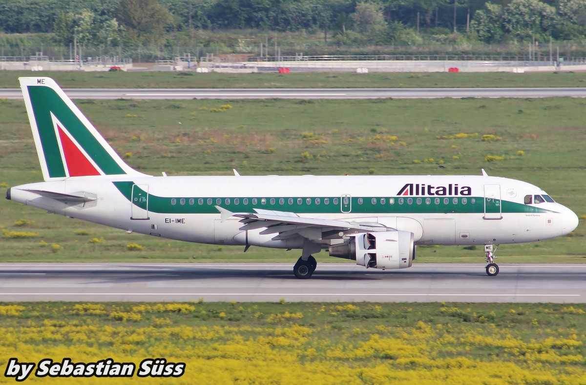 Alitalia A319 EI-IME @ Dusseldorf. 12.4.15