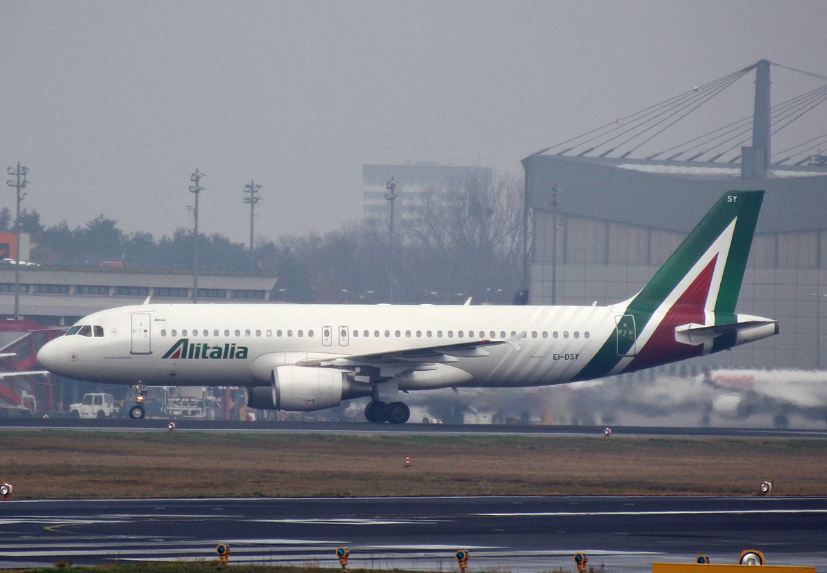 Alitalia, Airbus A 320-216, EI-DSY, TXL, 11.11.2018