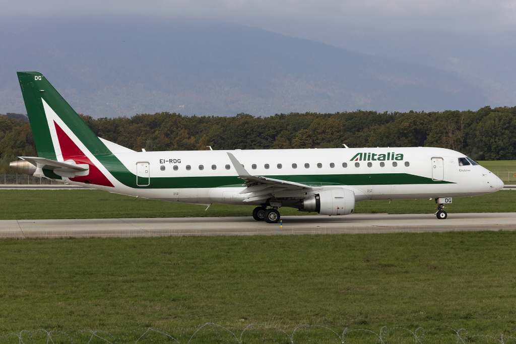 Alitalia - CityLiner, EI-RDG, Embraer, EMJ-175, 17.10.2015, GVA, Geneve, Switzerland



