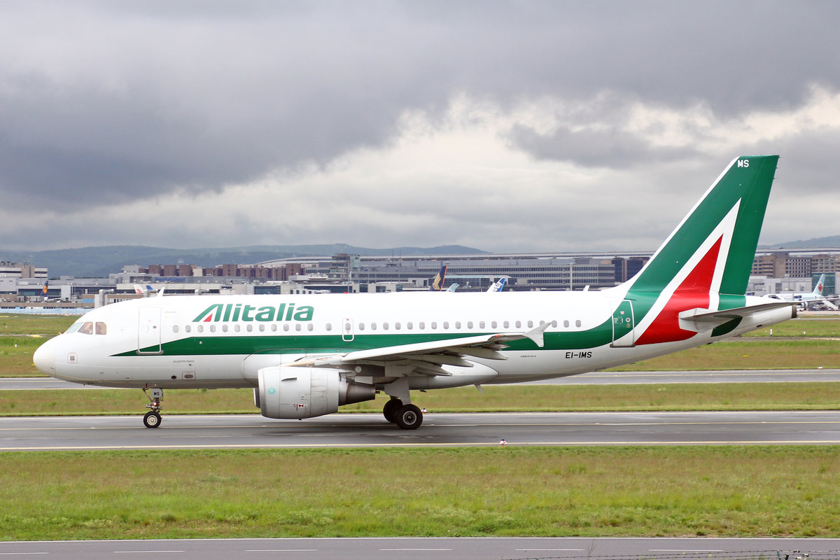 Alitalia, EI-IMS, Airbus A319-111, msn: 4910,  Giuseppe Parini , 19.Mai 2017, FRA Frankfurt am Main, Germany.