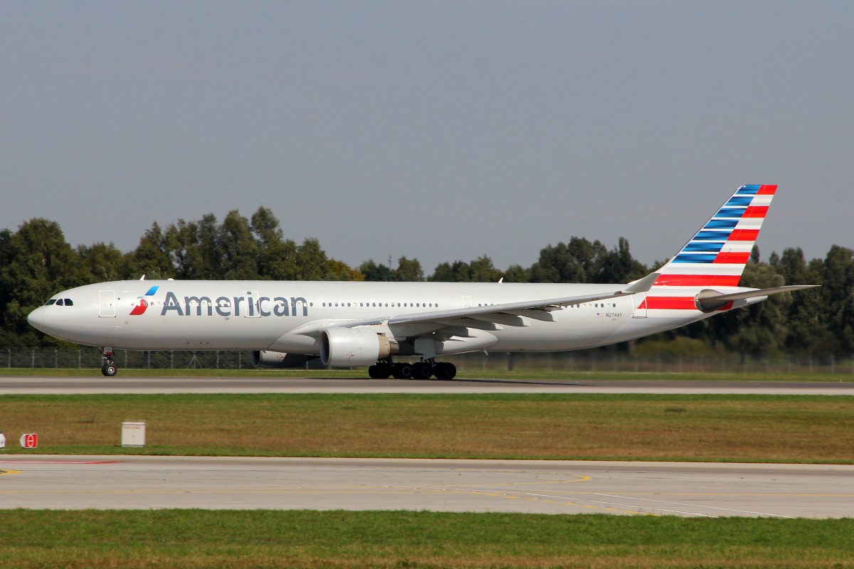 American Airlines, N274AY, Airbus A330-323, 12.September 2015, MUC München, Germany.