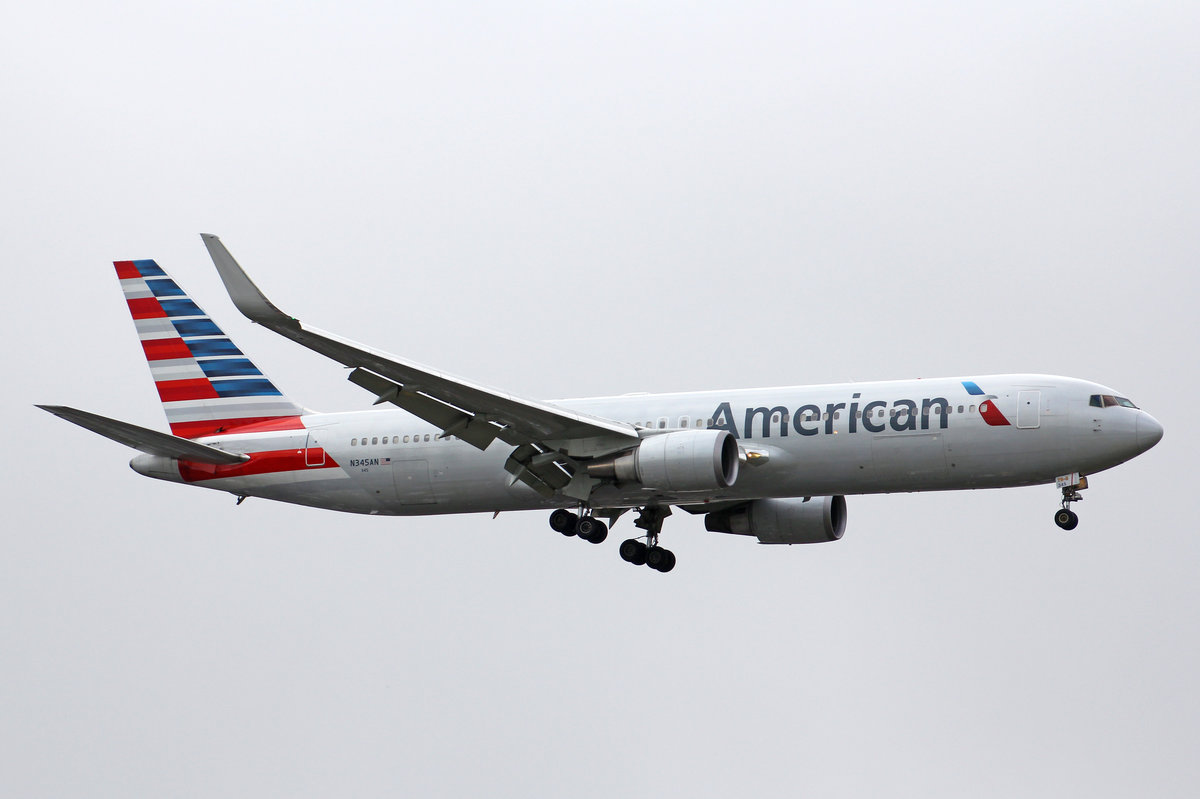 American Airlines, N345AN, Boeing 767-323ER, 01.Juli 2016, LHR London Heathrow, United Kingdom.