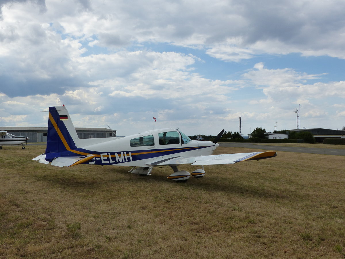 American Aviation AA-5 Tiger, D-ELMH auf dem Vorfeld in Gera (EDAJ) am 25.7.2020