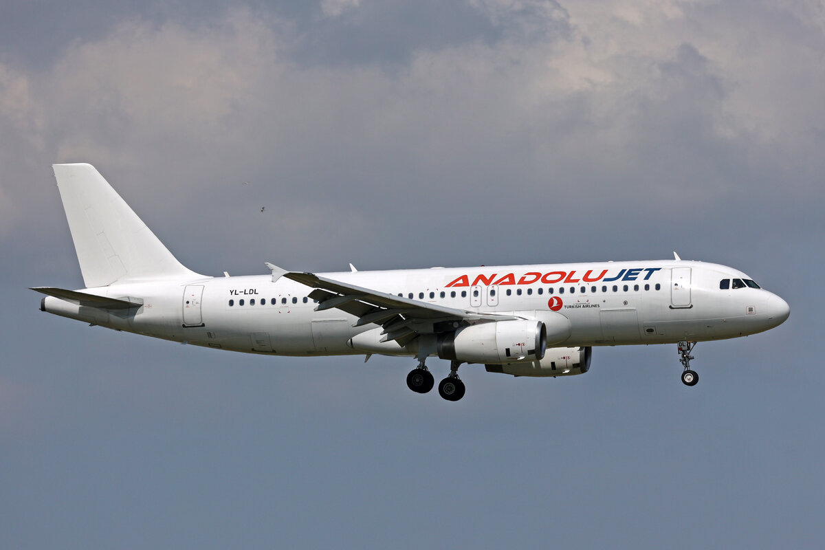 AnadoluJet (Operated by SmartLynx), YL-LDL, Airbus A320-232, msn: 5021, 19.Mai 2023, AMS Amsterdam, Netherlands.