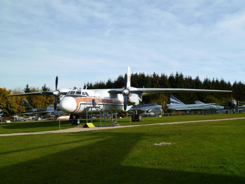 Antonow An-26 in der Flugausstellung Junior bei Hermeskeil (27.10.2011)