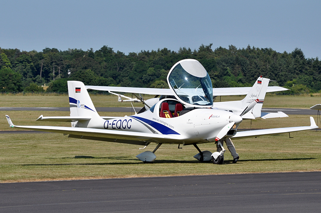 Aquila A 210 D-EQCC in Bonn-Hangelar - 21.07.2013
