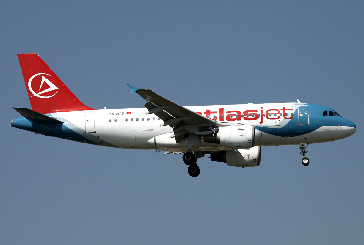 Atlasjet A-319 TC-ATD im Anflug auf 23 in IST / LTBA / Istanbul Ataturk am 21.03.2014