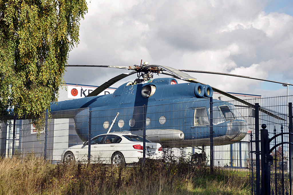 Ausgediente Mi-14 im Industriegelände von Kall/Eifel - 18.10.2013