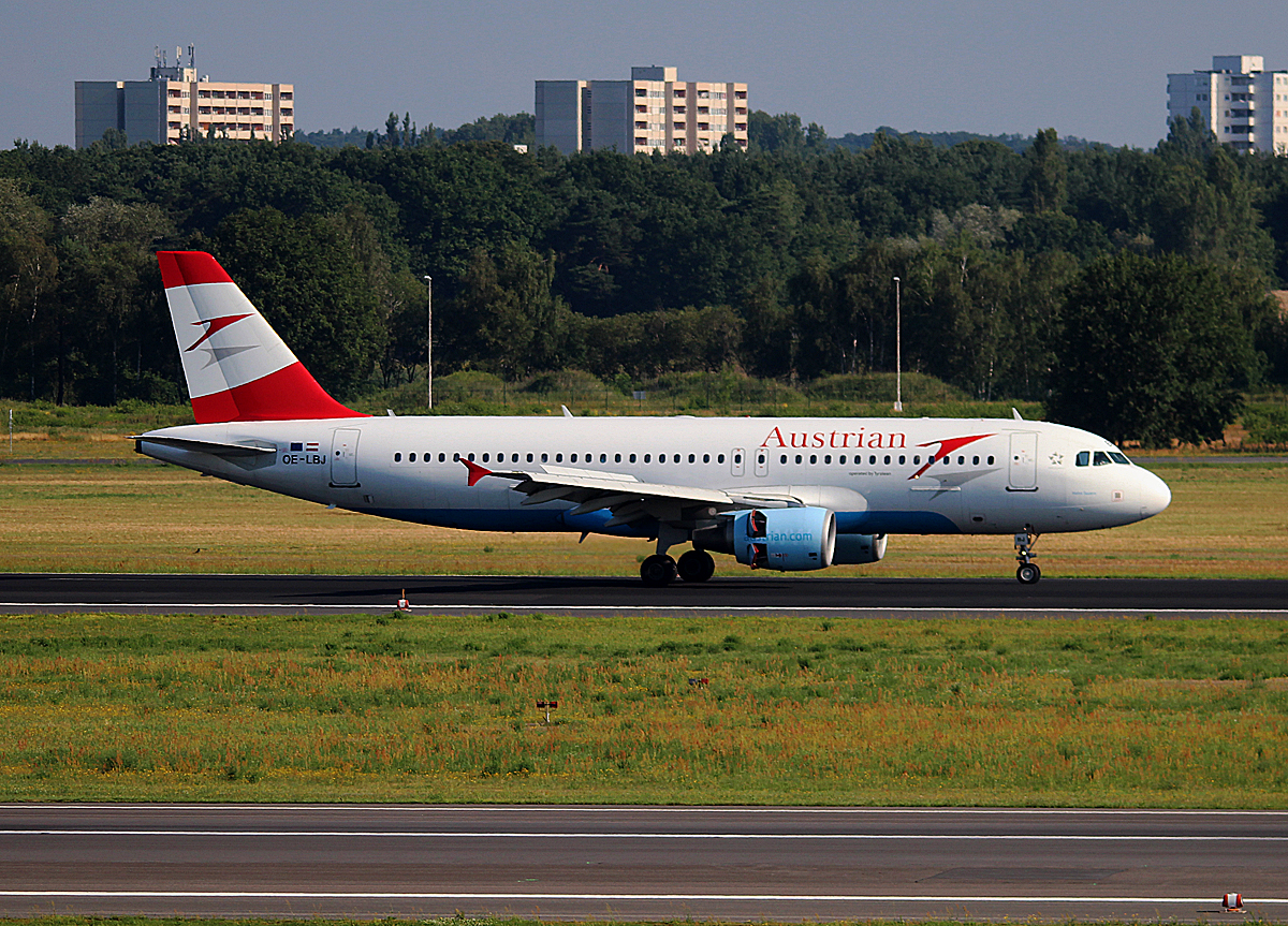 Austrian Airlines A 320-214 OE-LBJ nach der Landung in Berlin-Tegel am 11.07.2014