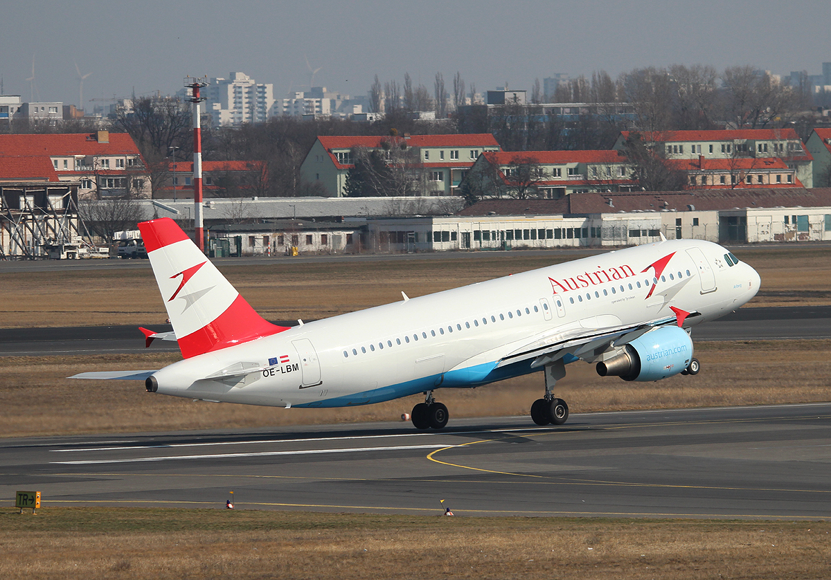 Austrian Airlines A 320-214 OE-LBM beim Start in Berlin-Tegel am 14.04.2013