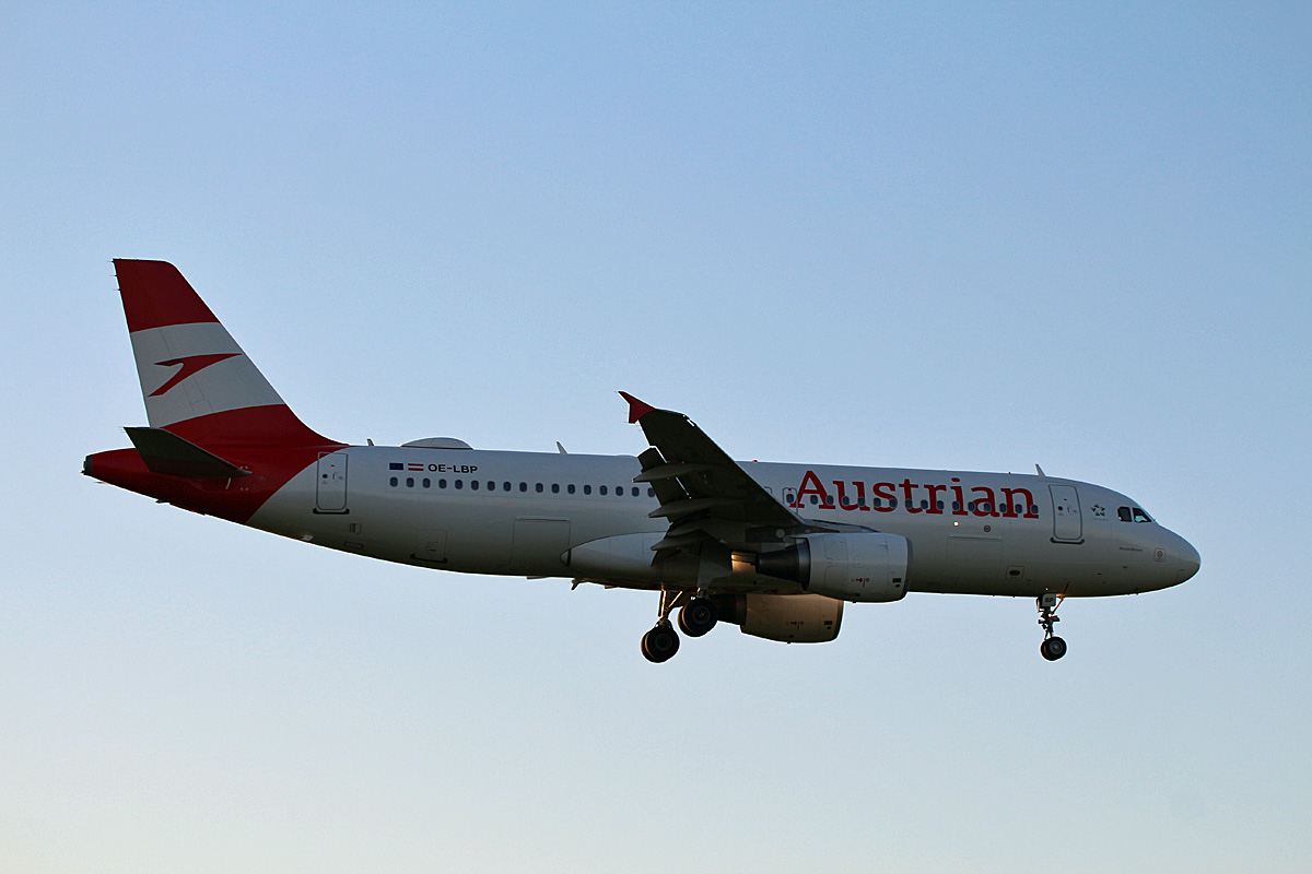 Austrian Airlines, Airbus A 320-214, OE-LBP, TXL, 12.10.2019