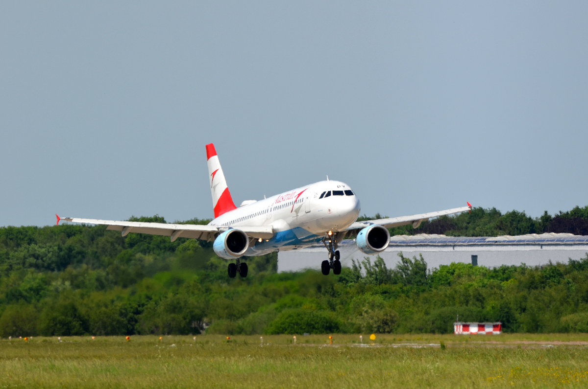 Austrian Airlines Airbus A320 OE-LBV Weinviertel im Landeanflug auf den Airport Hamburg Helmut Schmidt am 21.05.18