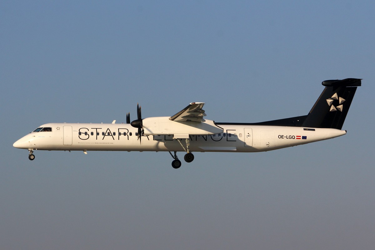 Austrian Airlines, OE-LGQ, Bombardier DHC 8-402, 24.April 2015, ZRH  Zürich, Switzerland. In Star Alliance Farben und für SWISS unterwegs.
